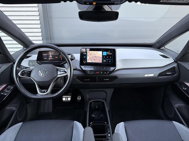 Volkswagen ID.3 First Plus 58 kWh ?SOH 93% ?Rijklaarprijs ?Matrix LED ?Full LED ?Alcantara ?Sfeerverlichting ?Navigatie ?Camera ?Lichtmetaal 19" ?Parkeersensoren