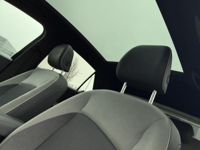 Volkswagen ID.3 First Max 58 kWh ?SOH 93.3% ?Panoramadak ?Matrix LED ?Full LED ?Stuur- Stoelverwarming ?Sfeerverlichting ?Navigatie ?Camera ?Lichtmetaal 20" ?Parkeersensoren