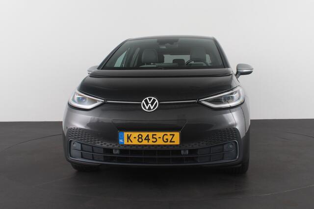 Volkswagen ID.3 First Plus 58 kWh > 91%SOH /Trekhaak / Camera / Matrix-LED / Stuurwiel verwarmd