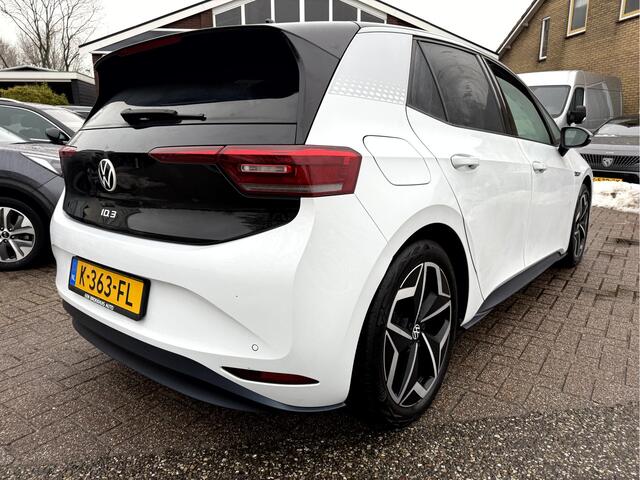 Volkswagen ID.3 First Plus 58 kWh SOH 90.7%, Camera, Trekhaak, 19''Lmv