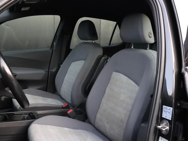 Volkswagen ID.3 First 58 kWh | PDC | CRUISE | NAVI | APPLE CARPLAY | STOEL/STUURVERW. |