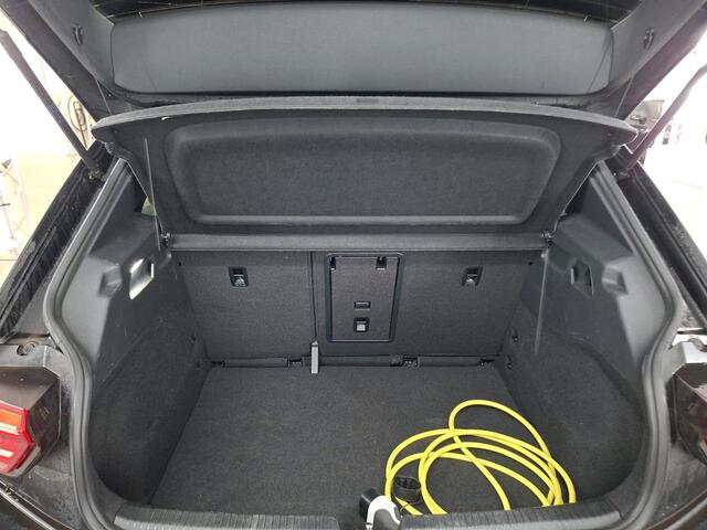 Volkswagen ID.3 First Plus 58 kWh / LED / Navigatie / Achteruitrij camera / 19'' LMV