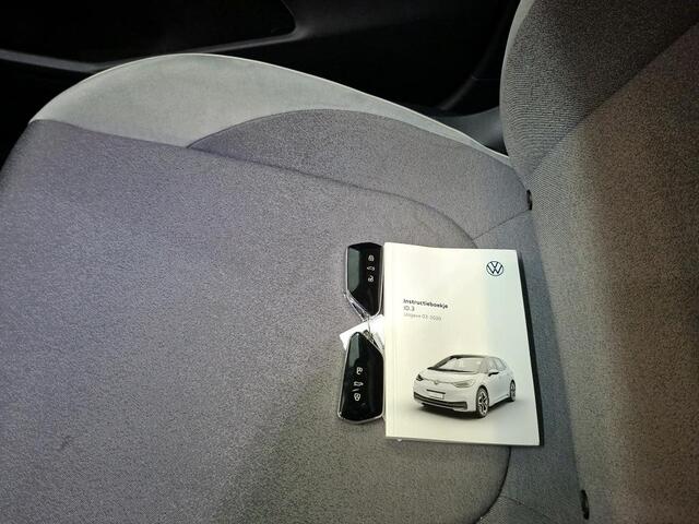 Volkswagen ID.3 First Plus 58 kWh / LED / Navigatie / Achteruitrij camera / 19'' LMV