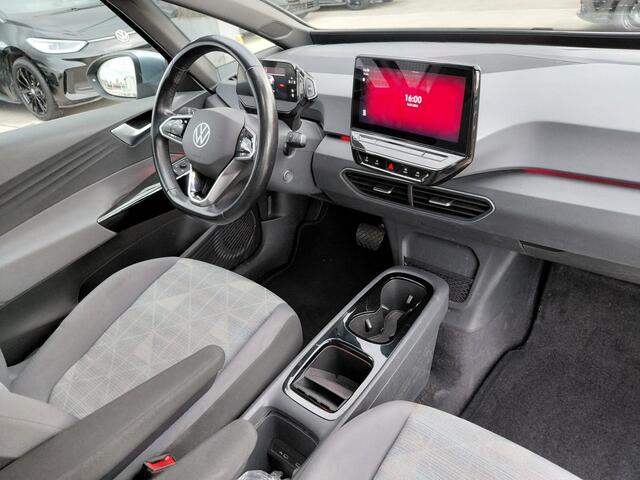 Volkswagen ID.3 Life 58 kWh | Verwarmde stoelen en stuur | App Connect | Navi |