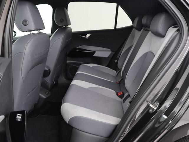 Volkswagen ID.3 First Plus 58 kWh | Stoelverwarming | Matrix LED | Adaptive cruise | Camera | Carplay | Keyless | Stuurverwarming | Navigatie | Parkeerhulp | Climate control