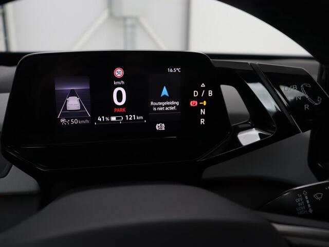 Volkswagen ID.3 First Plus 58 kWh | Stoel & stuurverwarming | Camera | Adaptive cruise | Sfeerverlichting | Carplay | Navigatie | Matrix LED | Parkeerhulp | Sfeerverlichting | Climate control