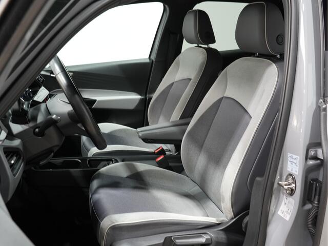 Volkswagen ID.3 First Plus 58 kWh Camera Navigatie Stoel/Stuurverwarming Carplay
