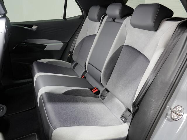 Volkswagen ID.3 First Plus 58 kWh Camera Navigatie Stoel/Stuurverwarming Carplay