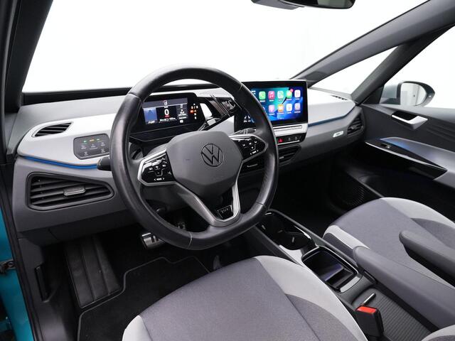Volkswagen ID.3 First Plus 58 kWh 204 pk | Trekhaak | IQ Light | Stuur-/stoelverwarming | Achteruitrijcamera | Adaptive Cruise