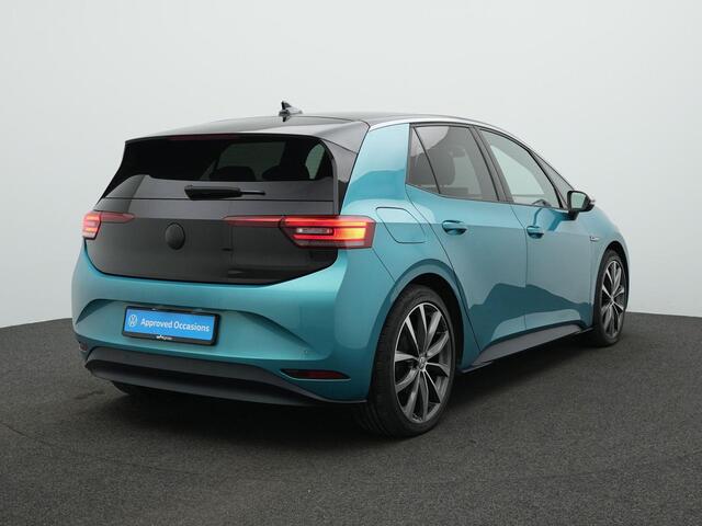 Volkswagen ID.3 First Plus 58 kWh 204 pk | Trekhaak | IQ Light | Stuur-/stoelverwarming | Achteruitrijcamera | Adaptive Cruise