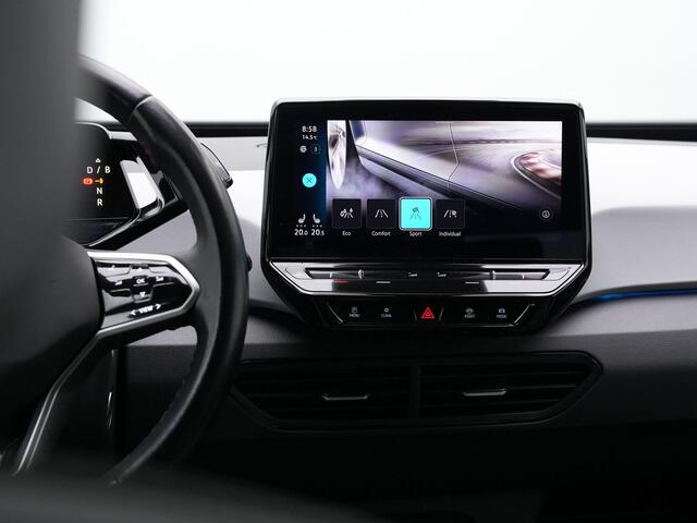 Volkswagen ID.3 First Plus 58 kWh 204 pk | Trekhaak | IQ Light | Stuur-/stoelverwarming | Achteruitrijcamera | Adaptive Cruise