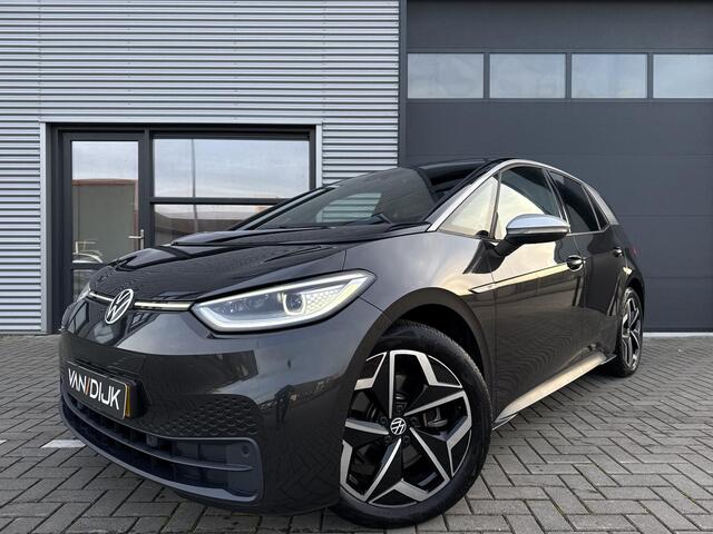 Volkswagen ID.3 First Plus 58 kWh ?SOH 93.7% ?Rijklaarprijs ?Matrix LED ?Full LED ?Alcantara ?Sfeerverlichting ?Navigatie ?Camera ?Lichtmetaal 19" ?Parkeersensoren