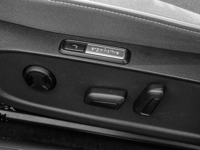 Volkswagen ID.3 First Max 204pk 58 kWh · Steunhaak · Glazendak · Camera · Apple/Android Car Play · Dodehoek Detectie · 20'' Inch ·