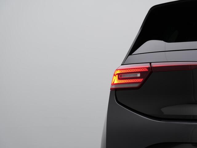 Volkswagen ID.3 Pro 58 kWh 204 pk | Panoramadak | IQ Light | Achteruitrijcamera | Stoelverwarming | Adaptive Cruise