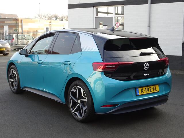 Volkswagen ID.3 First Plus 58 kWh Automatische airco, navigatie, achteruitrijcamera, trekhaak, parkeersensoren, wit stuur, enz.