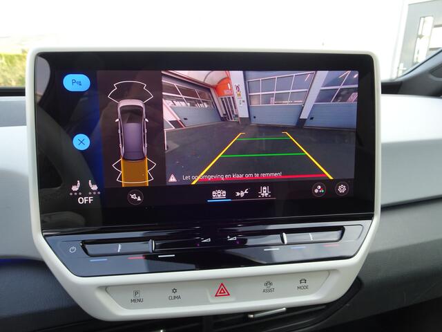 Volkswagen ID.3 First Plus 58 kWh Automatische airco, navigatie, achteruitrijcamera, trekhaak, parkeersensoren, wit stuur, enz.