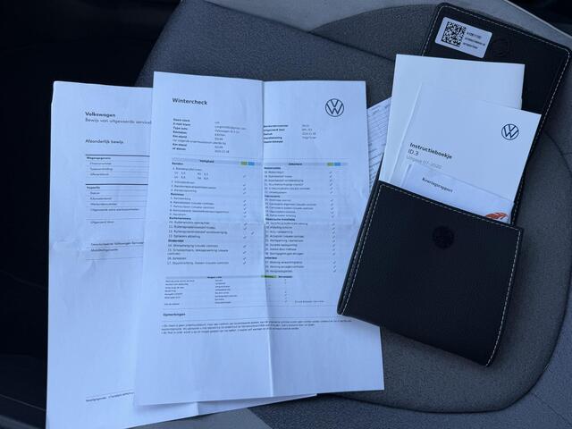 Volkswagen ID.3 Business 58 kWh ORIGINEEL NL / NAP | STOEL- & STUURVERWARMING | ADAPTIEVE CRUISE | CAMERA | MATRIX LED | RIJKLAAR MET 12 MND BOVAG