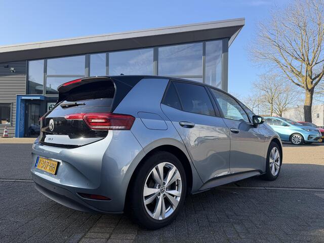 Volkswagen ID.3 Business 58 kWh ORIGINEEL NL / NAP | STOEL- & STUURVERWARMING | ADAPTIEVE CRUISE | CAMERA | MATRIX LED | RIJKLAAR MET 12 MND BOVAG