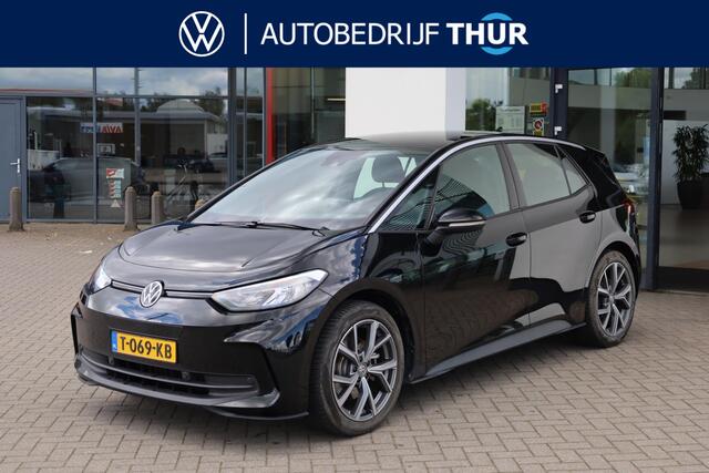 Volkswagen ID.3 Pro Business 58 kWh 204PK / 150kW, 58KWh Accu, 19" LMV met 4 seizoenenbanden, comfort pakket, stoelverwarming voor, assistance pakket (met camera), privacy glas, variable laadvloer, keyless access, adaptieve cruise control (acc) etc.