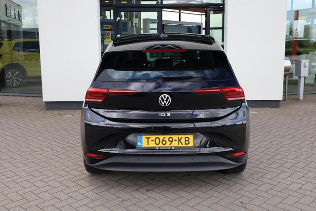 Volkswagen ID.3 Pro Business 58 kWh 204PK / 150kW, 58KWh Accu, 19" LMV met 4 seizoenenbanden, comfort pakket, stoelverwarming voor, assistance pakket (met camera), privacy glas, variable laadvloer, keyless access, adaptieve cruise control (acc) etc.