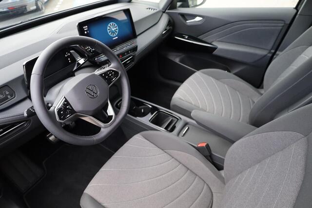 Volkswagen ID.3 Pro Business 58 kWh 204PK / 150kW, 58KWh Accu, 19" LMV met 4 seizoenenbanden, comfort pakket, stoelverwarming voor, assistance pakket (met camera), privacy glas, variable laadvloer, keyless access, adaptieve cruise control (acc) etc.