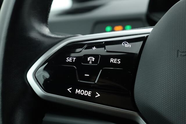 Volkswagen ID.3 Pro 58 kWh | Navi | Adapt. Cruise | Stoel- Stuurverw. | PDC V+A | Apple CarPlay |