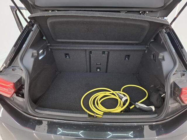 Volkswagen ID.3 First Max 58 kWh Panoramadak / Carplay / Stoel-Stuurverwarming