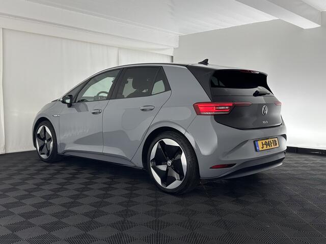 Volkswagen ID.3 First Max 58 kWh [ 3-Fase ] {SOH-92%} (INCL-BTW) *PANO | HEAD-UP | ADAPTIVE-CRUISE | FULL-LED | BLINDSPOT | CAMERA | KEYLESS | MICROFIBRE | AMBIENTLIGHT | NAVI-FULLMAP | DAB+ | ECC | HEATED-SPORTSEATS | DIGI-COCKPIT | 20"ALU*