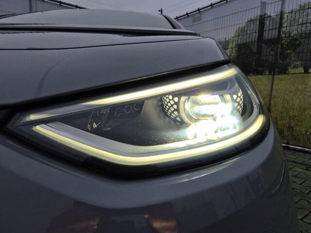 Volkswagen ID.3 First Plus 58 kWh Aut | ECC | Stoelverw | Camera's | Stuurverw | Sport pack 19" LM | CarPlay | Etc..