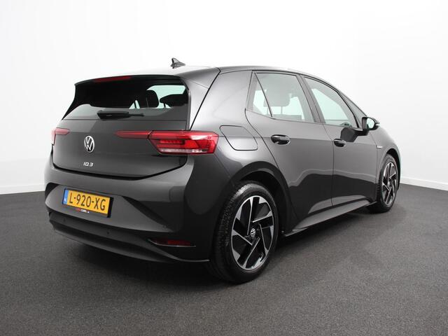 Volkswagen ID.3 Life 58 kWh | Climate control | Navigatie | Cruise control | Parkeersensoren voor + achter | LED Voorstoelen verwarmd | Apple Carplay/ Android Auto