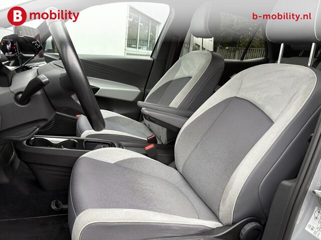 Volkswagen ID.3 First Plus 58 kWh Trekhaak Adaptive Cruise Control Achteruitrijcamera | Apple CarPlay | Stuur/Stoelverwarming | DAB Audio