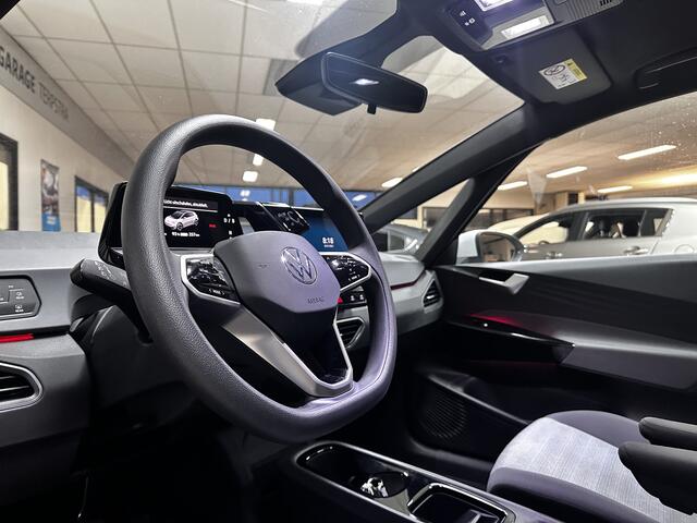 Volkswagen ID.3 Pro 58 kWh/ LED Koplampen/ PDC V+A/ Keyless-Go/ Adaptive Cruise/ Apple + Android/ Lane-Assist./ DAB+/ Navi/ Clima/ Bluetooth/ Armsteun/ Multi. LEDER. Stuur.