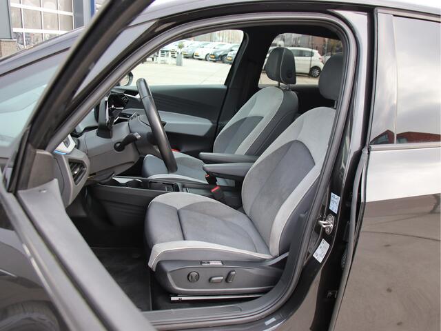 Volkswagen ID.3 First Max 58 kWh Stoel-Stuur vw, Pano, BOMVOL! 1e eig, BTW Prijspakker!