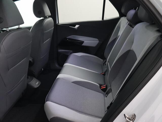 Volkswagen ID.3 First Max 58 kWh | SoH 93,6% | Panoramadak | Trekhaak | Camera!