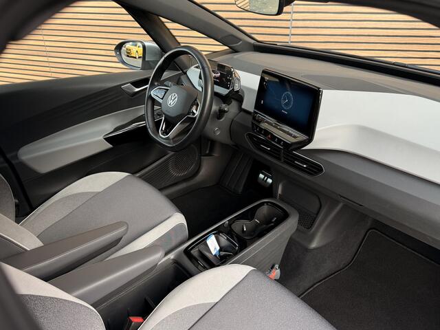 Volkswagen ID.3 Pro 58 kWh Camera / SOH 94% / Stoel en Stuur verwarming / LED / Draaghaak / Navi / Carplay