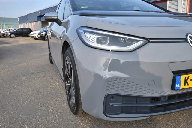 Volkswagen ID.3 First Plus 58 kWh , TREKHAAK , A UITRIJ CAM , ST+STUUR VERW , NAVI ,CR CONTR , PDC V+A ,