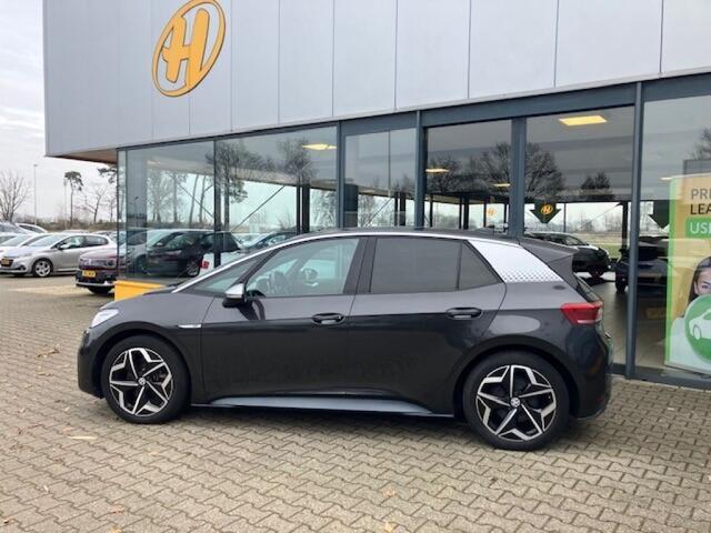 Volkswagen ID.3 First Plus 58 kWh - stoelverwarming - navi - camera - IQ light