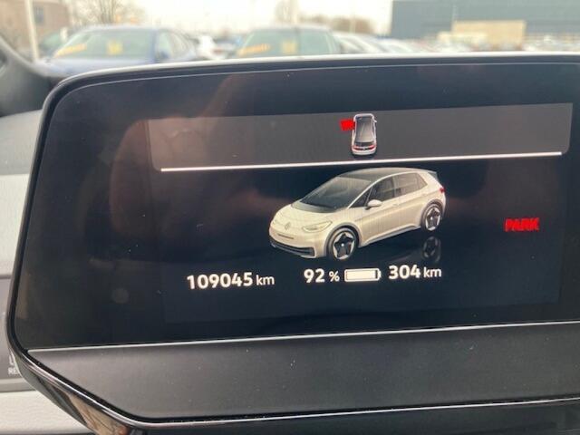 Volkswagen ID.3 First Plus 58 kWh - stoelverwarming - navi - camera - IQ light