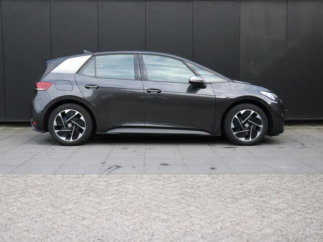 Volkswagen ID.3 First 58 kWh | PDC | CRUISE | NAVI | APPLE CARPLAY | STOEL/STUURVERW. |