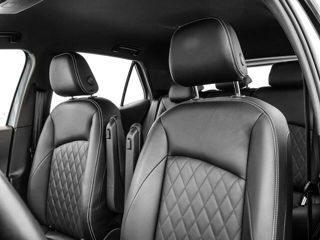 Volkswagen ID.3 Life 204pk 58 kWh · SOH 89% · Apple/Android Car Play · Camera · P-Sensoren · Navigatie · Stoel & Stuurverwarming · 18'' Inch ·