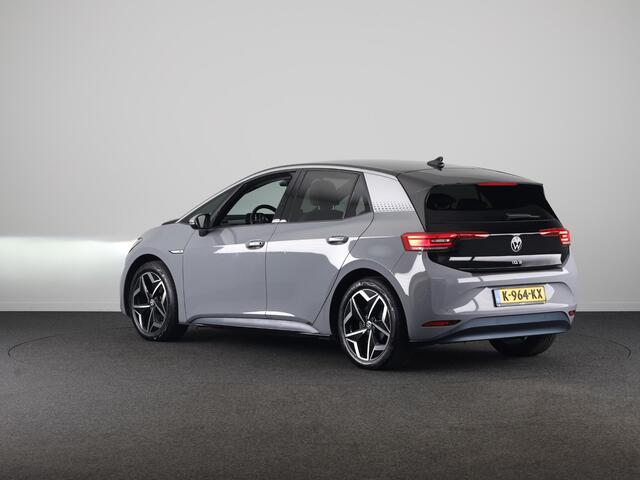 Volkswagen ID.3 First Plus 58 kWh 204 pk | Navigatie | Parkeersensoren | Achteruitrijcamera | Adaptieve cruise control | Matrix LED koplampen | Stoelverwarming |