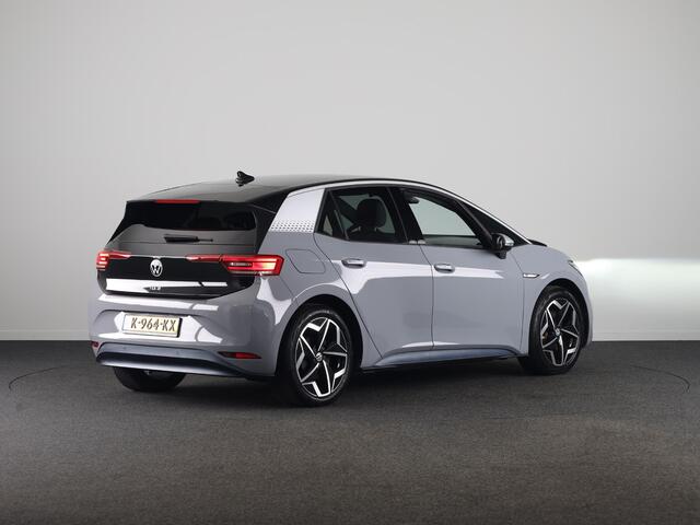Volkswagen ID.3 First Plus 58 kWh 204 pk | Navigatie | Parkeersensoren | Achteruitrijcamera | Adaptieve cruise control | Matrix LED koplampen | Stoelverwarming |