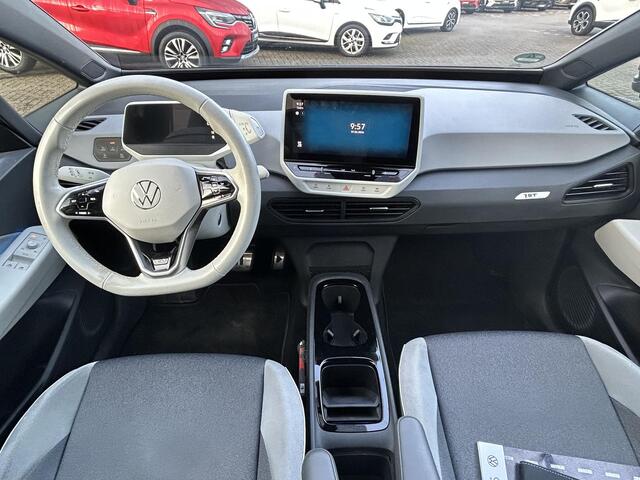 Volkswagen ID.3 First Plus 58 kWh | SoH 93% | Dealer Onderhouden | Winter Pack | Navi+Camera