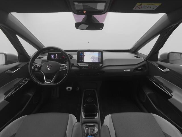 Volkswagen ID.3 First Plus 58 kWh | CAMERA | ADAPTIVE | STOEL- EN STUURVERW.