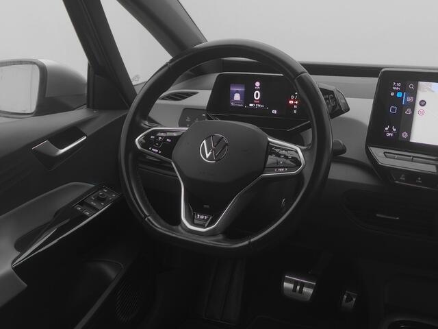 Volkswagen ID.3 First Plus 58 kWh | CAMERA | ADAPTIVE | STOEL- EN STUURVERW.