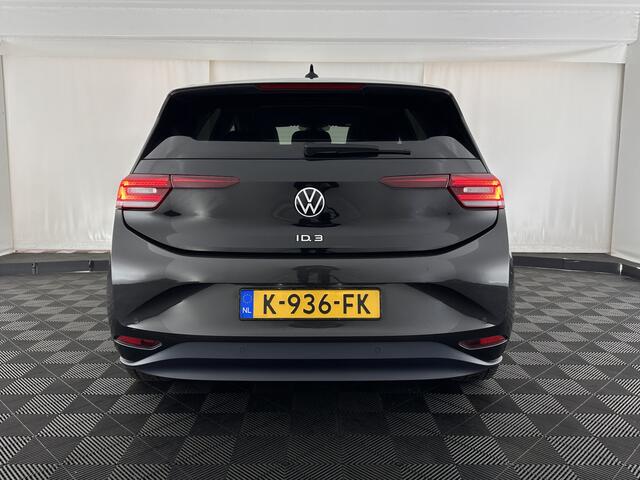 Volkswagen ID.3 First Max 58 kWh [ 3-Fase ] {SOH-87%} (INCL.BTW) *PANO | HEAD-UP | ADAPTIVE-CRUISE | FULL-LED | BLINDSPOT | CAMERA | KEYLESS | MICROFIBRE | AMBIENTLIGHT | NAVI-FULLMAP | DAB+ | ECC | HEATED-SPORTSEATS | DIGI-COCKPIT | 20"ALU*