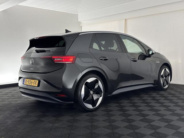 Volkswagen ID.3 First Max 58 kWh [ 3-Fase ] {SOH-87%} (INCL.BTW) *PANO | HEAD-UP | ADAPTIVE-CRUISE | FULL-LED | BLINDSPOT | CAMERA | KEYLESS | MICROFIBRE | AMBIENTLIGHT | NAVI-FULLMAP | DAB+ | ECC | HEATED-SPORTSEATS | DIGI-COCKPIT | 20"ALU*