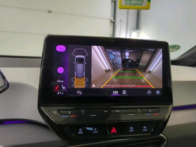 Volkswagen ID.3 Business 58 kWh Navigatie Apple Carplay/Android Auto Camera Parkeersensoren Adaptive Cruise Control Stoel- en stuurverwarming Climate Control