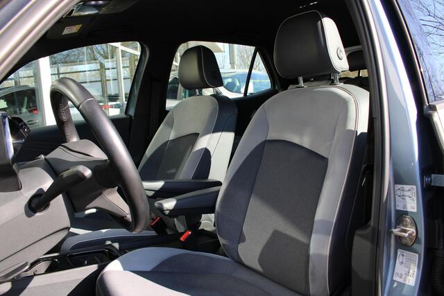 Volkswagen ID.3 Pro S 77 kWh | SOH 93% | Stoel en stuurverwarming | Parkeersensoren voor en achter | Adaptieve cruise control
