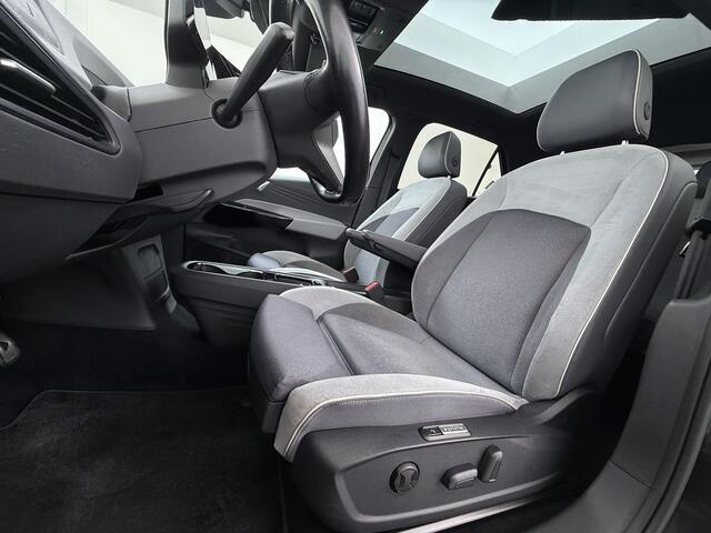 Volkswagen ID.3 First Max 62kWh Pano-dak 20"lm Head-Up-Display Adap.Cruise Camera Elek.Stoelen Navi Ecc Keyless Advanced Head-Up Matrix-Led SOH 91% Ergo Active Stoelen+Stuur+Stoelverwarming Led-a-licht dynamisch Apple Carplay Android Auto Dodehoek detector Dealeronderhou